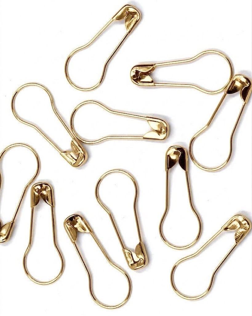Snag Free Pear/Bulb Pins - 30 GOLDEN